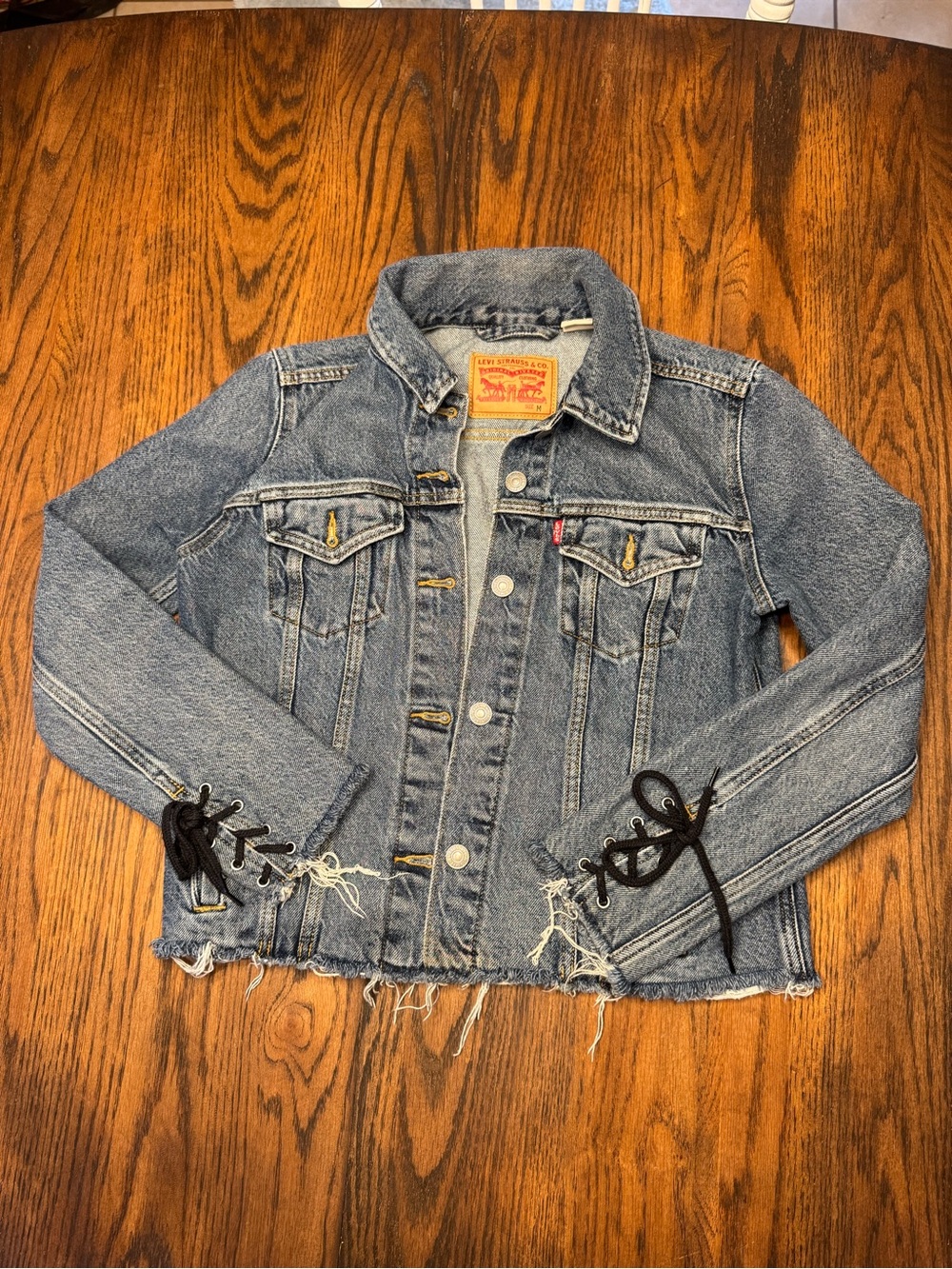 Levi's Men's Denim Trucker Jacket Size Medium With Black Lacing On Sleeves